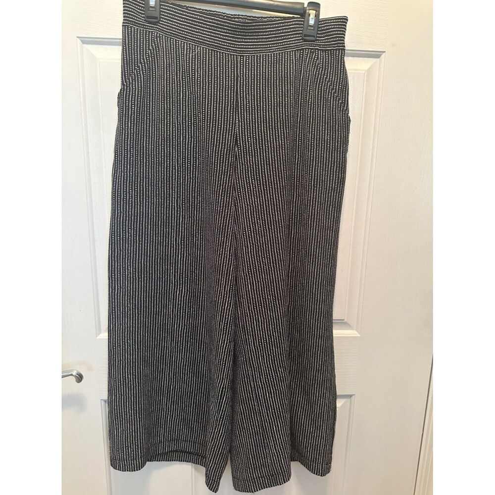 Max Studio Black and White Vertical Stripe Wide Leg Cropped Pants Size L